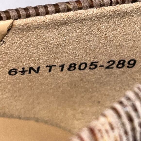 Trotters T1805-289 Multicolor Abstract Stripe Kitten Heel Pumps Size 6.5N - Picture 7 of 8